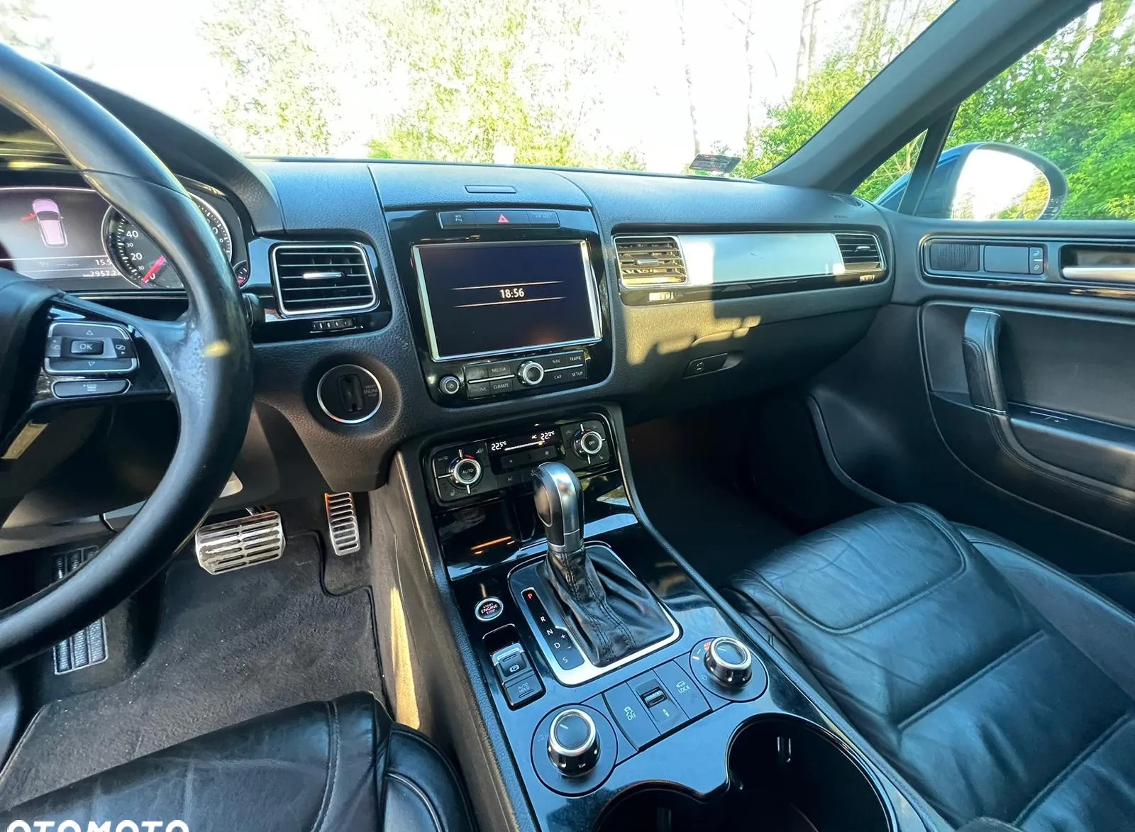 Volkswagen Touareg cena 52000 przebieg: 340000, rok produkcji 2010 z Ozorków małe 106